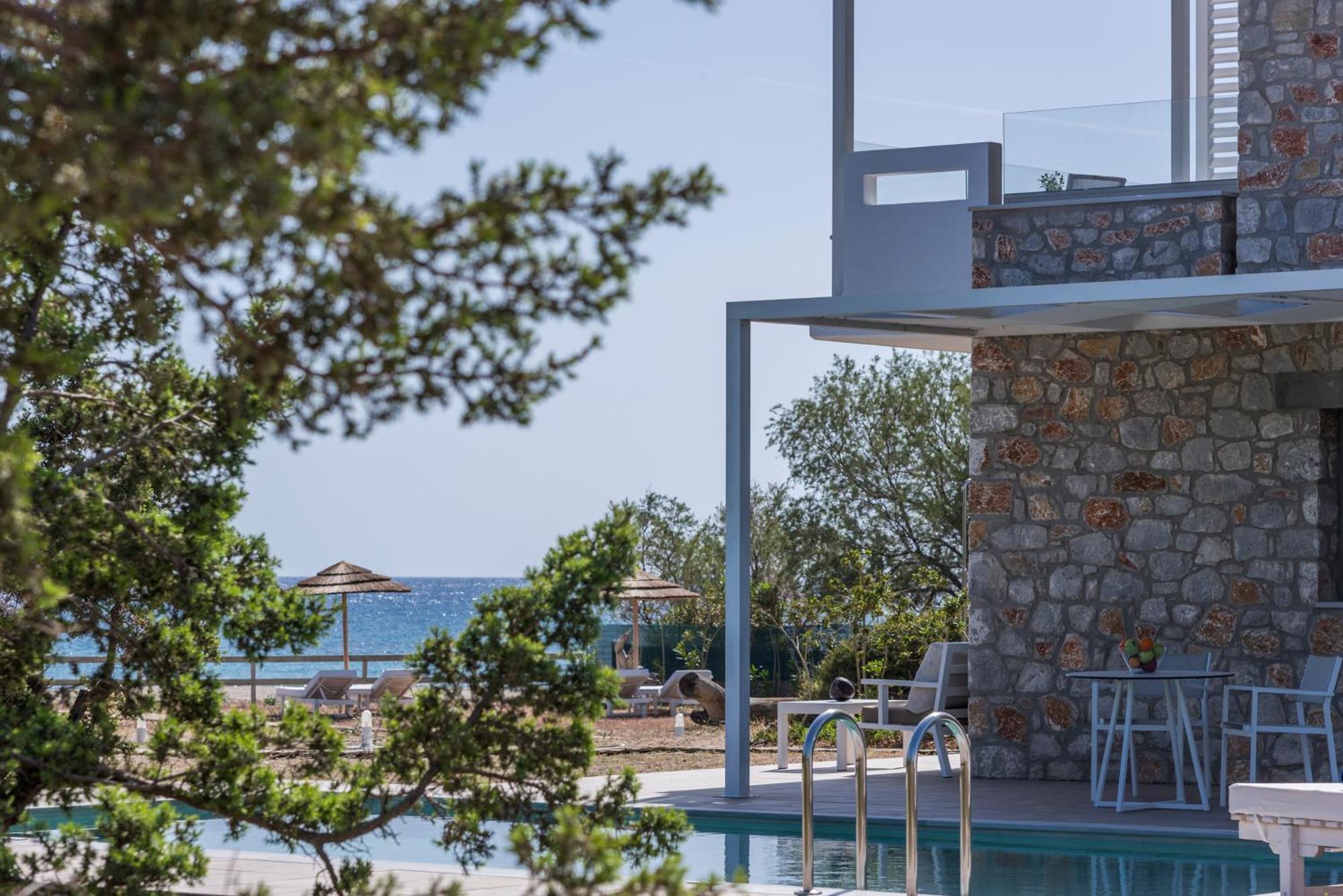Cedar Bay Beachside Villas Palaiochora Exterior foto