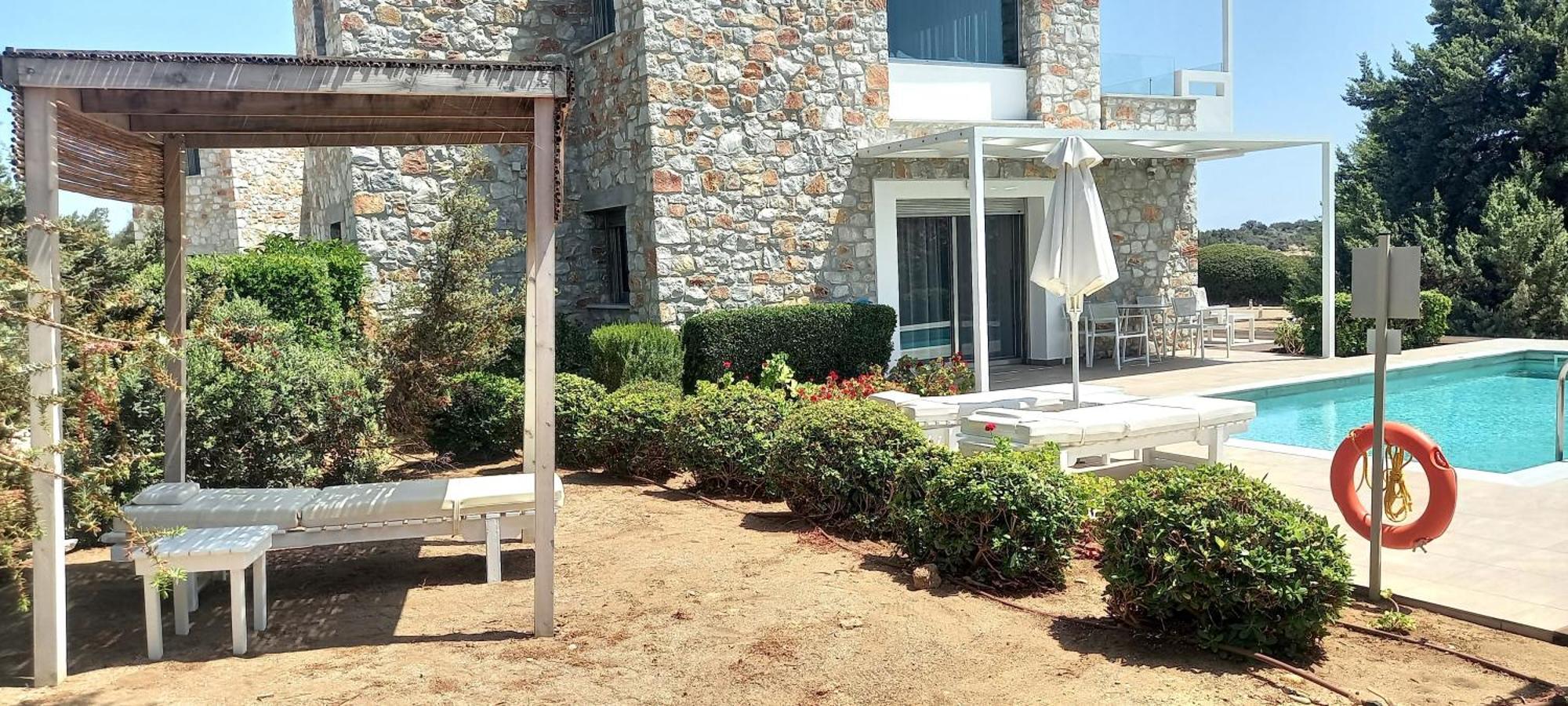 Cedar Bay Beachside Villas Palaiochora Exterior foto