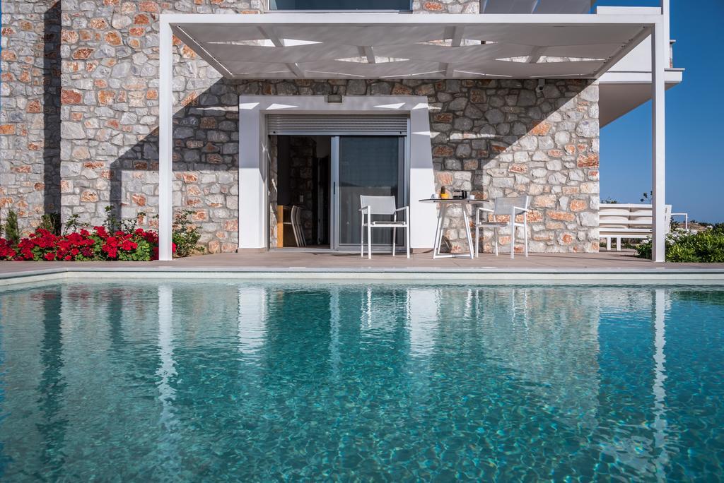 Cedar Bay Beachside Villas Palaiochora Exterior foto